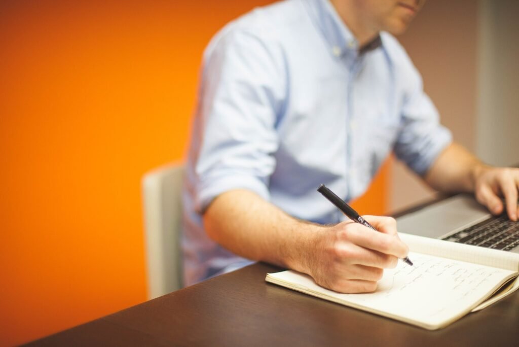 How to Create an ATS-Friendly CV for Job Applications in the UK