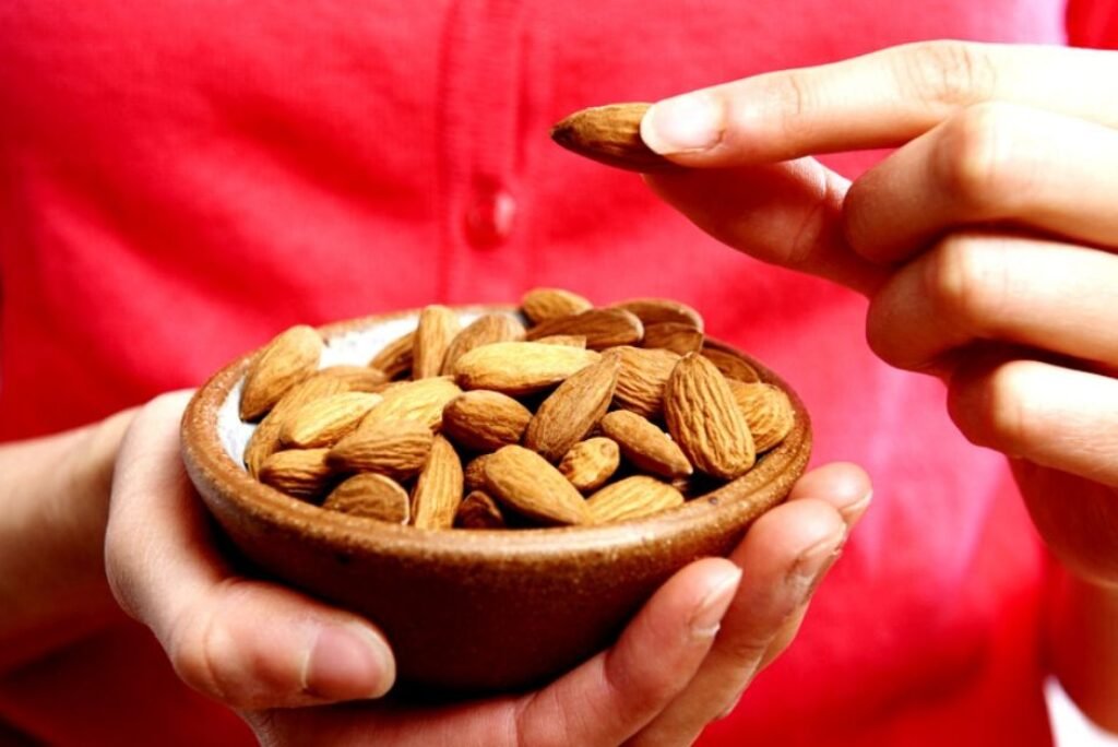 Soaked Almonds and Honey: A Daily Habit to Sharpen Memory and Boost Brain Health