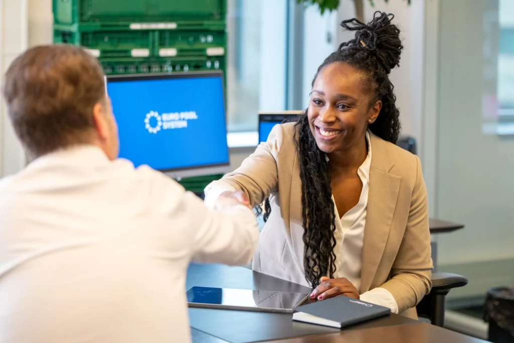 HOT JOB ALERT for Nigerians in the UK – Systems Support Officer