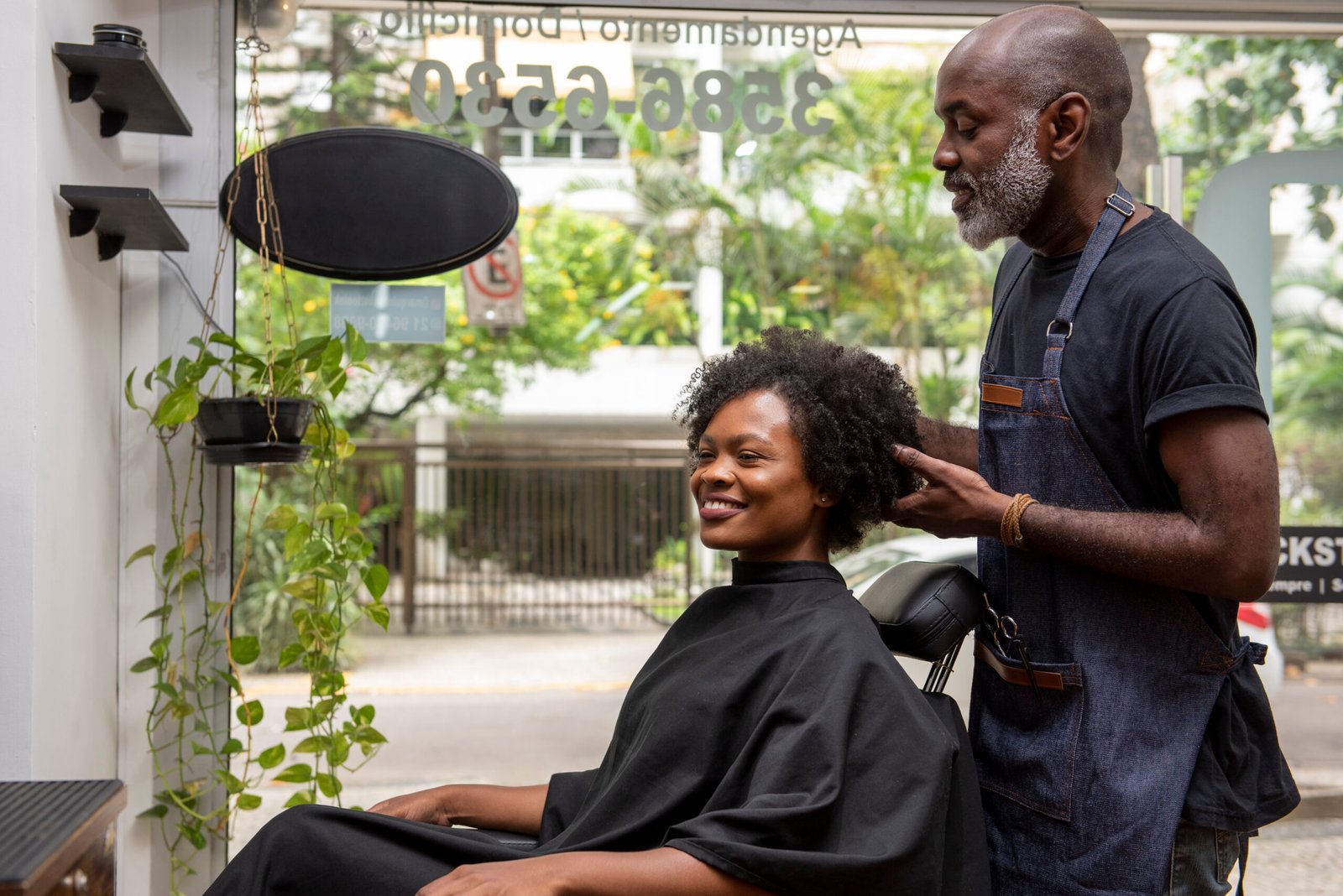 Hairdressers & Barbers Wanted in the UK with Visa Sponsorship
