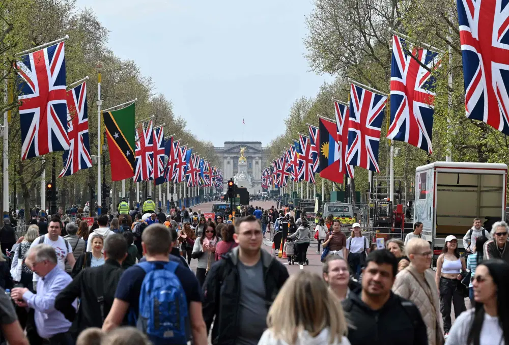 Things British People Will Complain About… Until Someone Else Does! 🇬🇧😂 Things British People Will Complain About… Until Someone Else Does! 🇬🇧😂